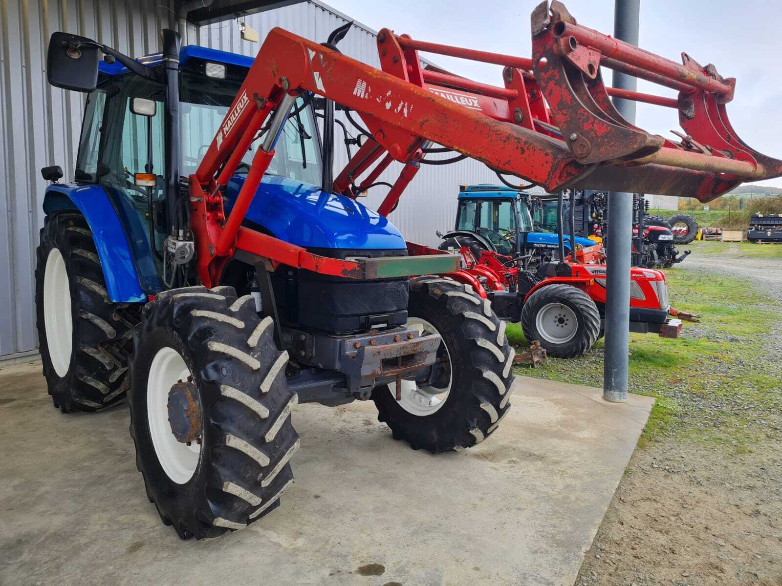 NEW HOLLAND TS90