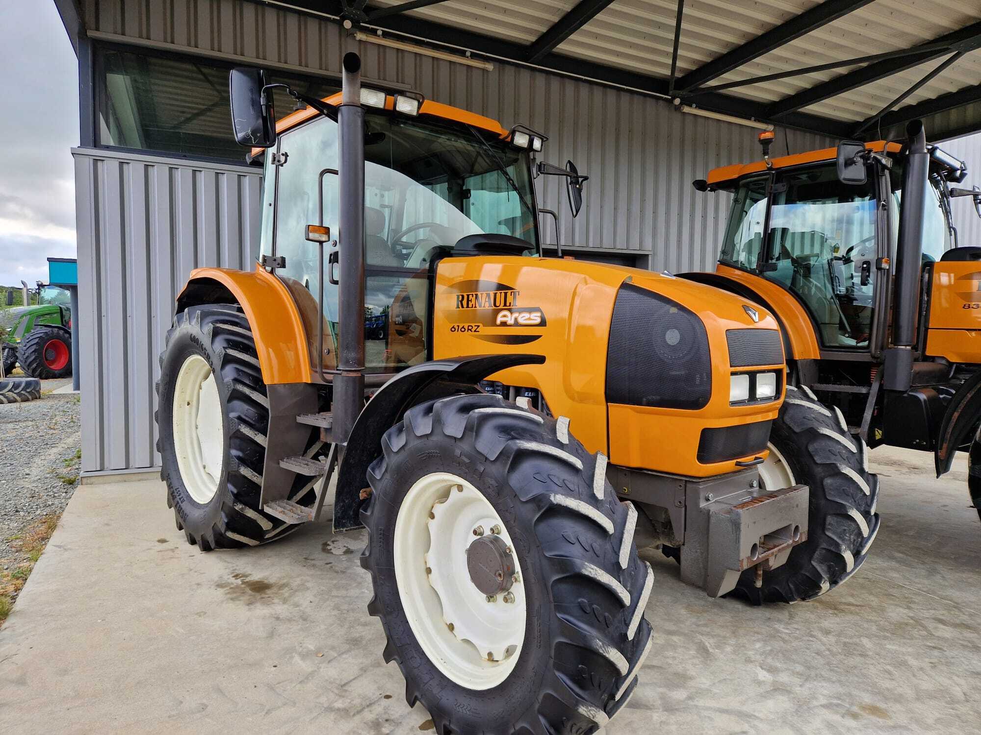 RENAULT ARES 616 RZ