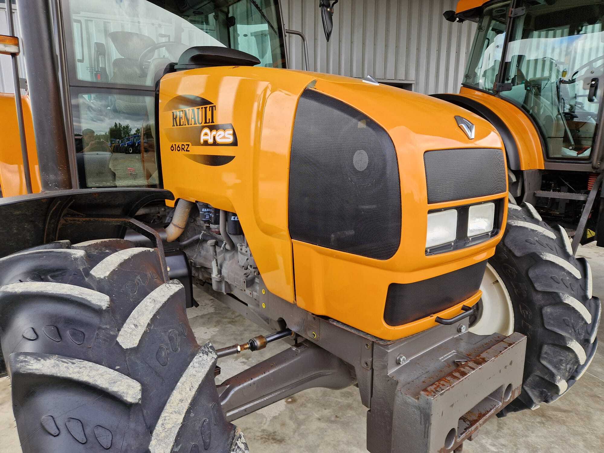 RENAULT ARES 616 RZ