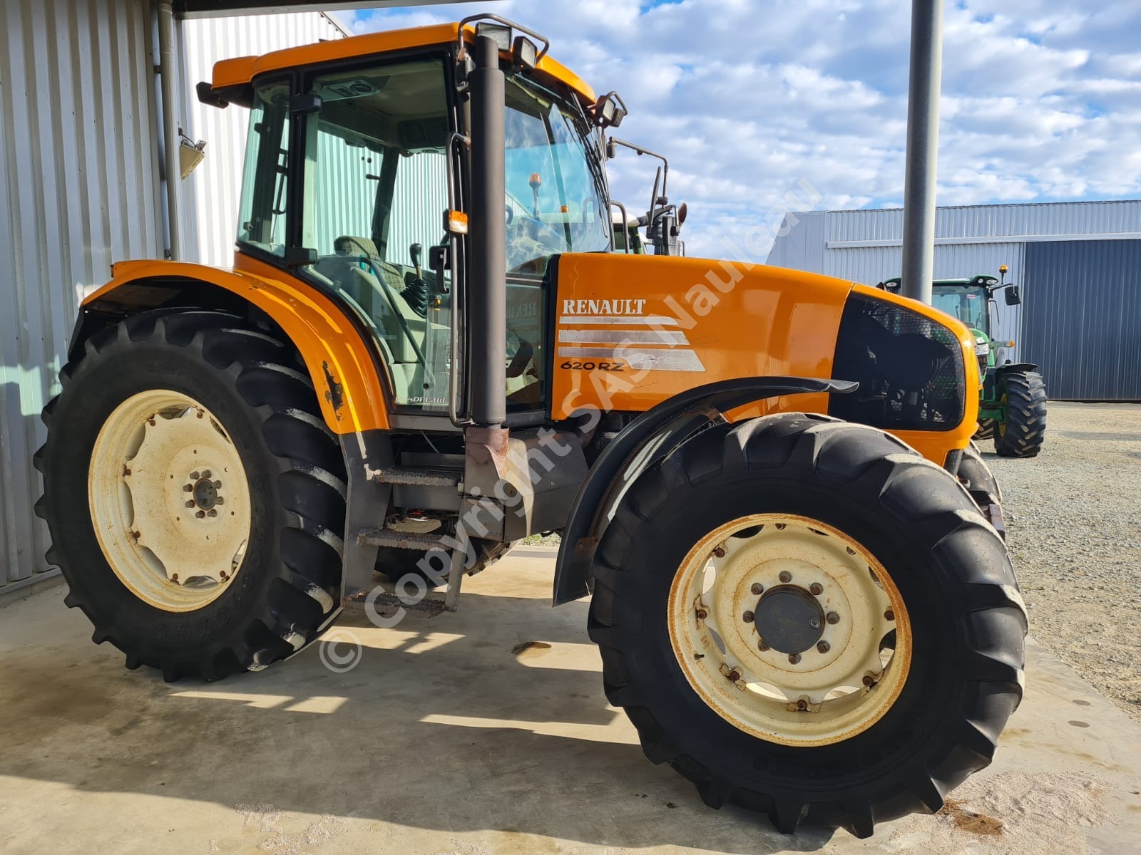RENAULT ARES 620 RZ