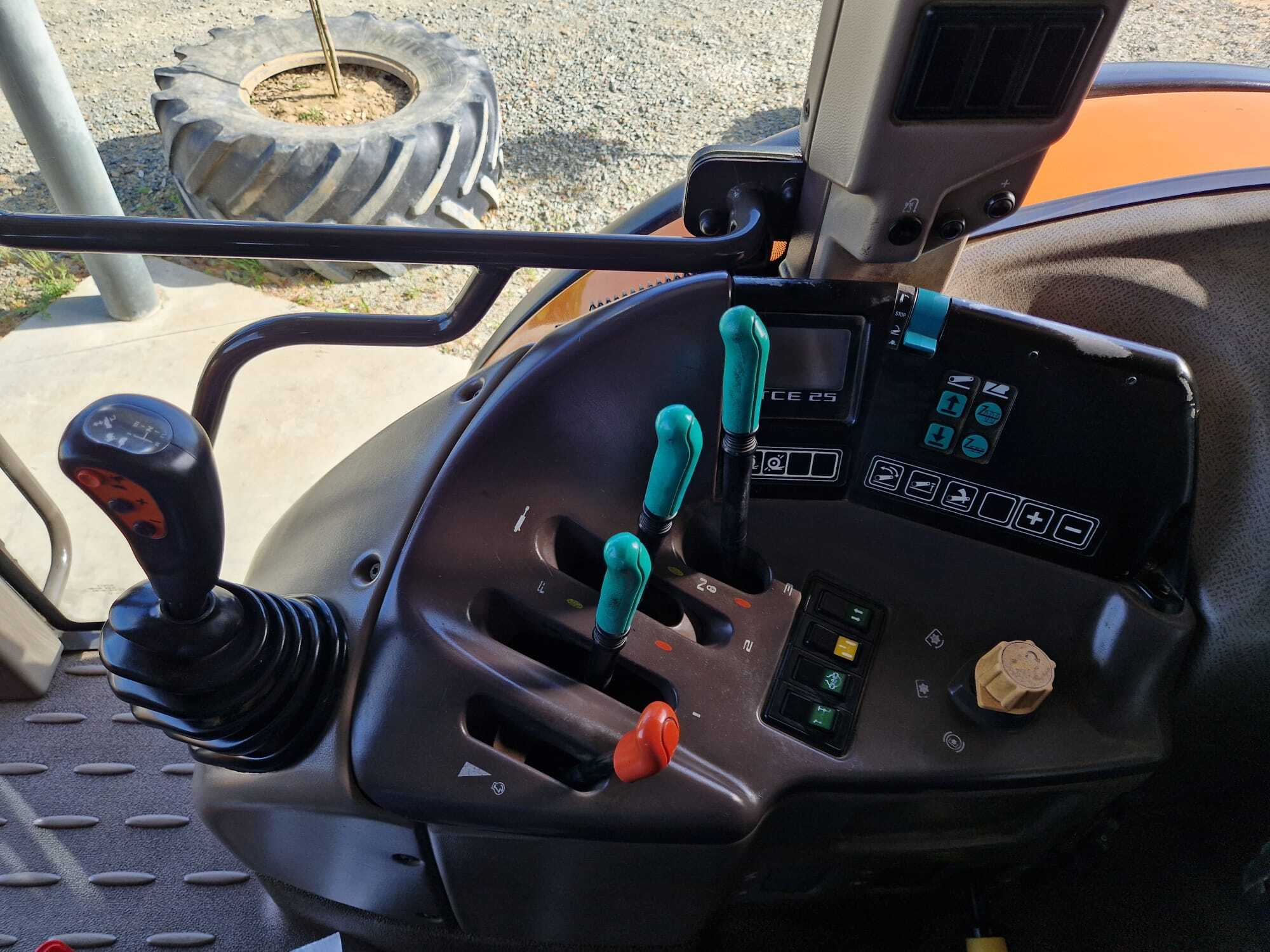 RENAULT ARES 836 RZ