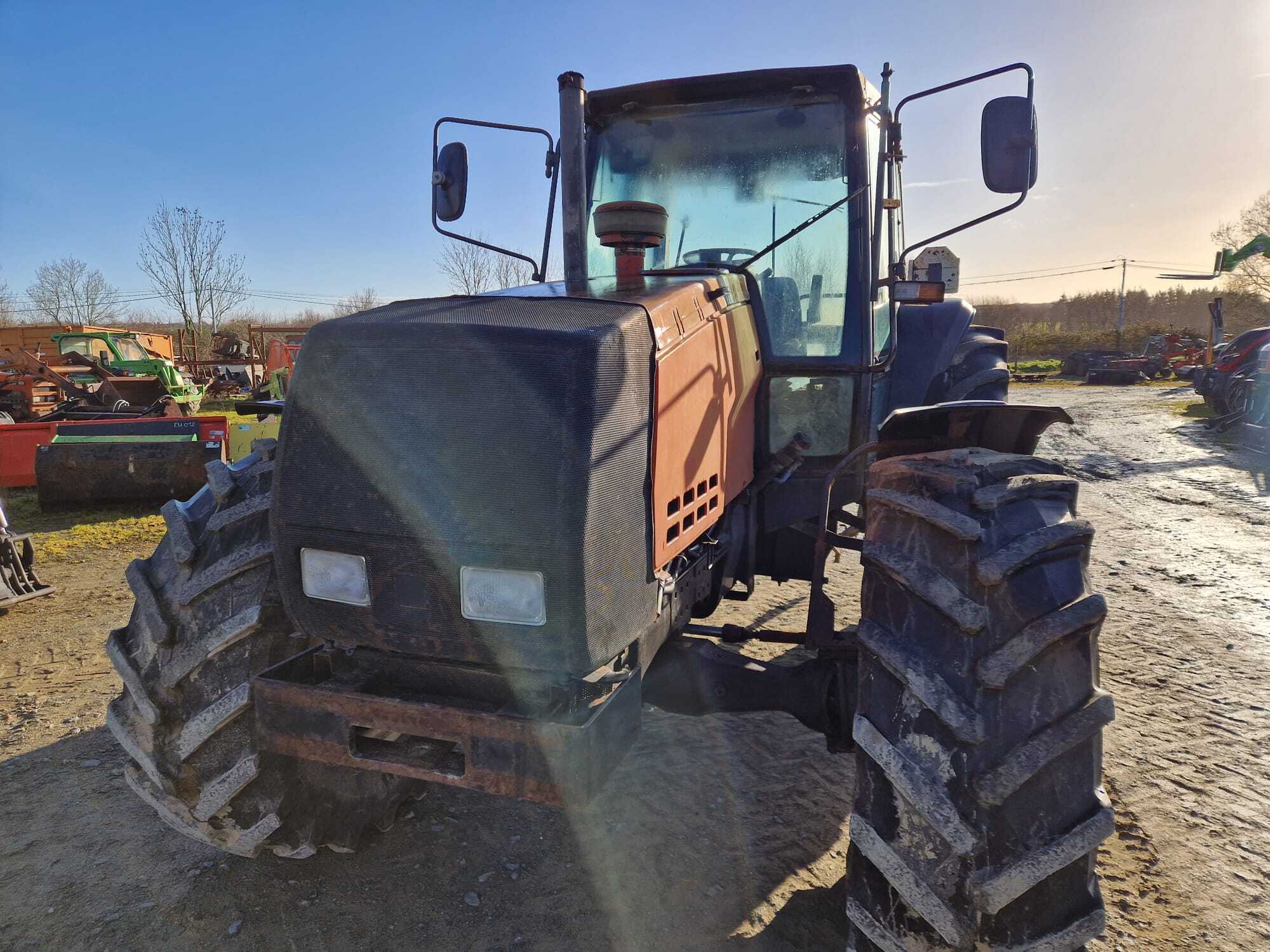 VALTRA 8100