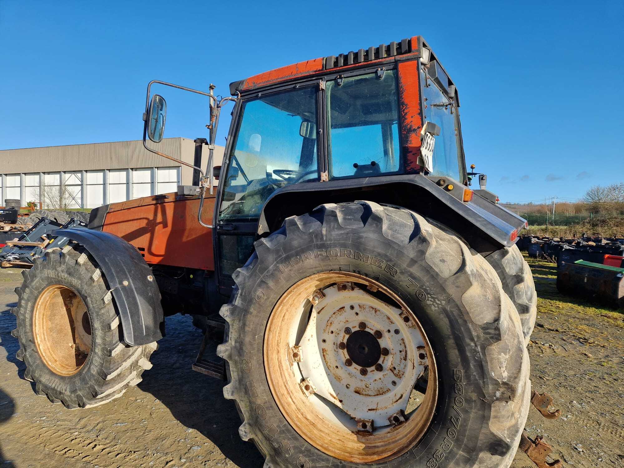 VALTRA 8100