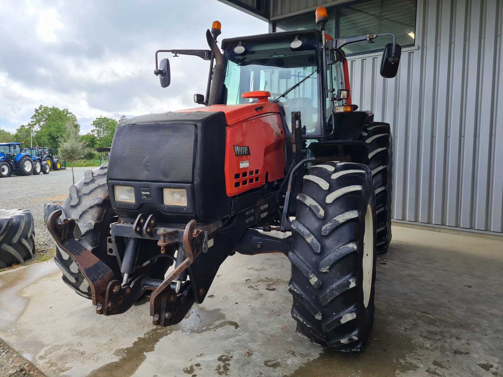 VALTRA 8150 HI-TECH