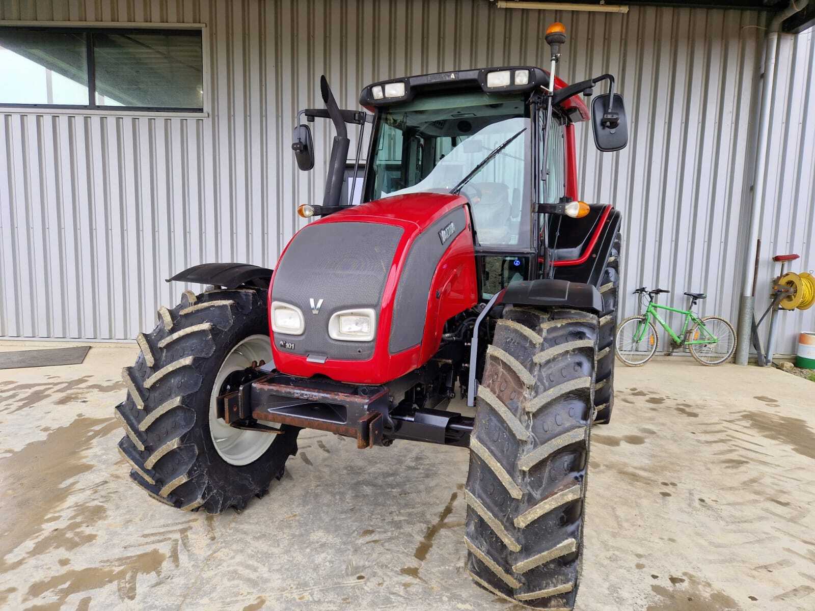 VALTRA N101 HI-TECH