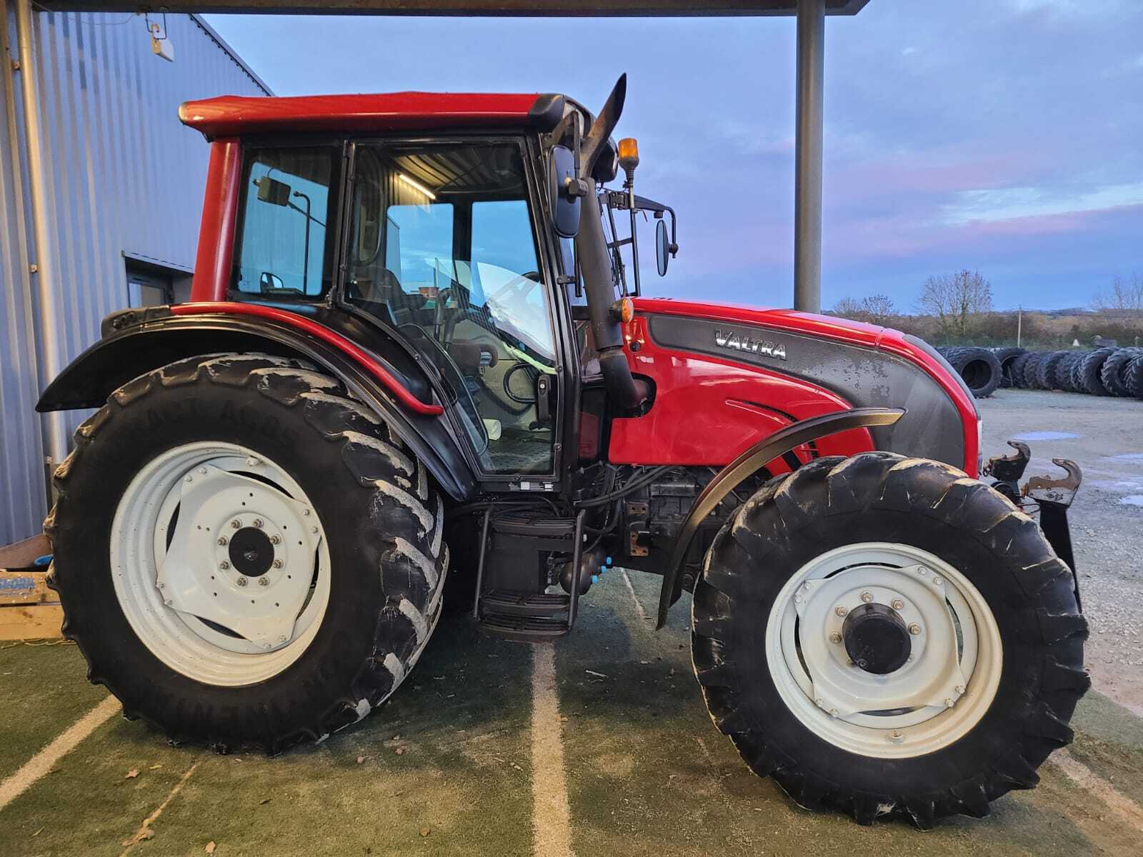 VALTRA N111 HI-TECH