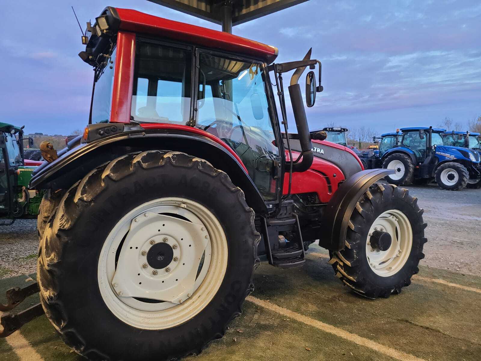 VALTRA N111 HI-TECH