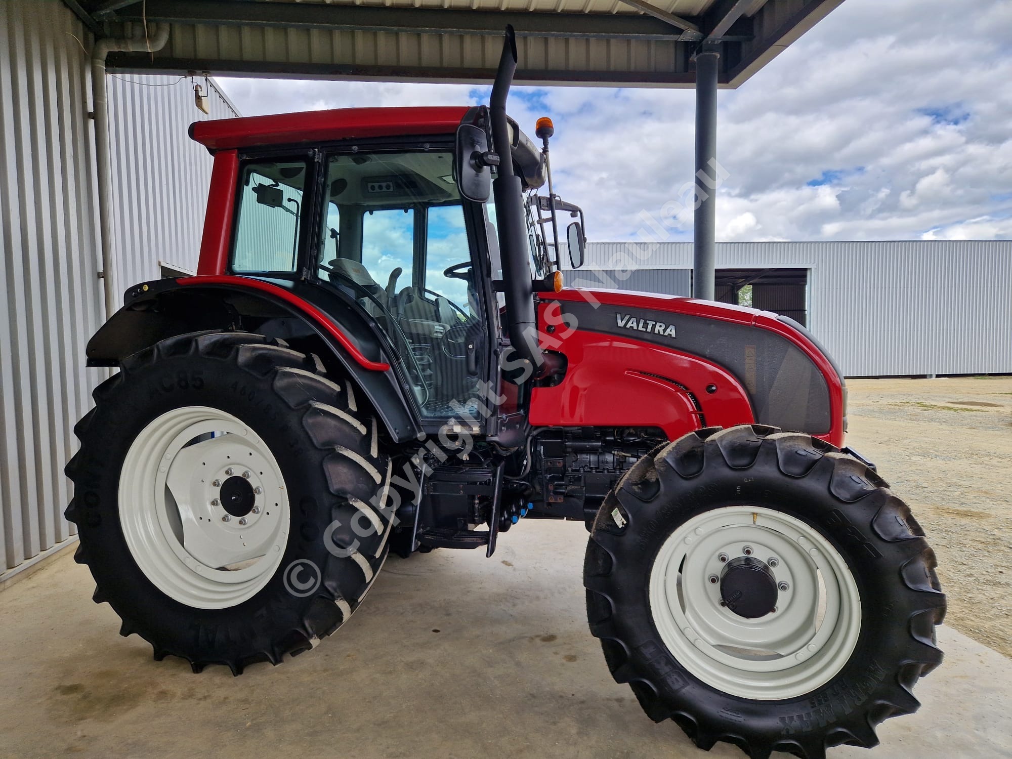 VALTRA N111 HITECH