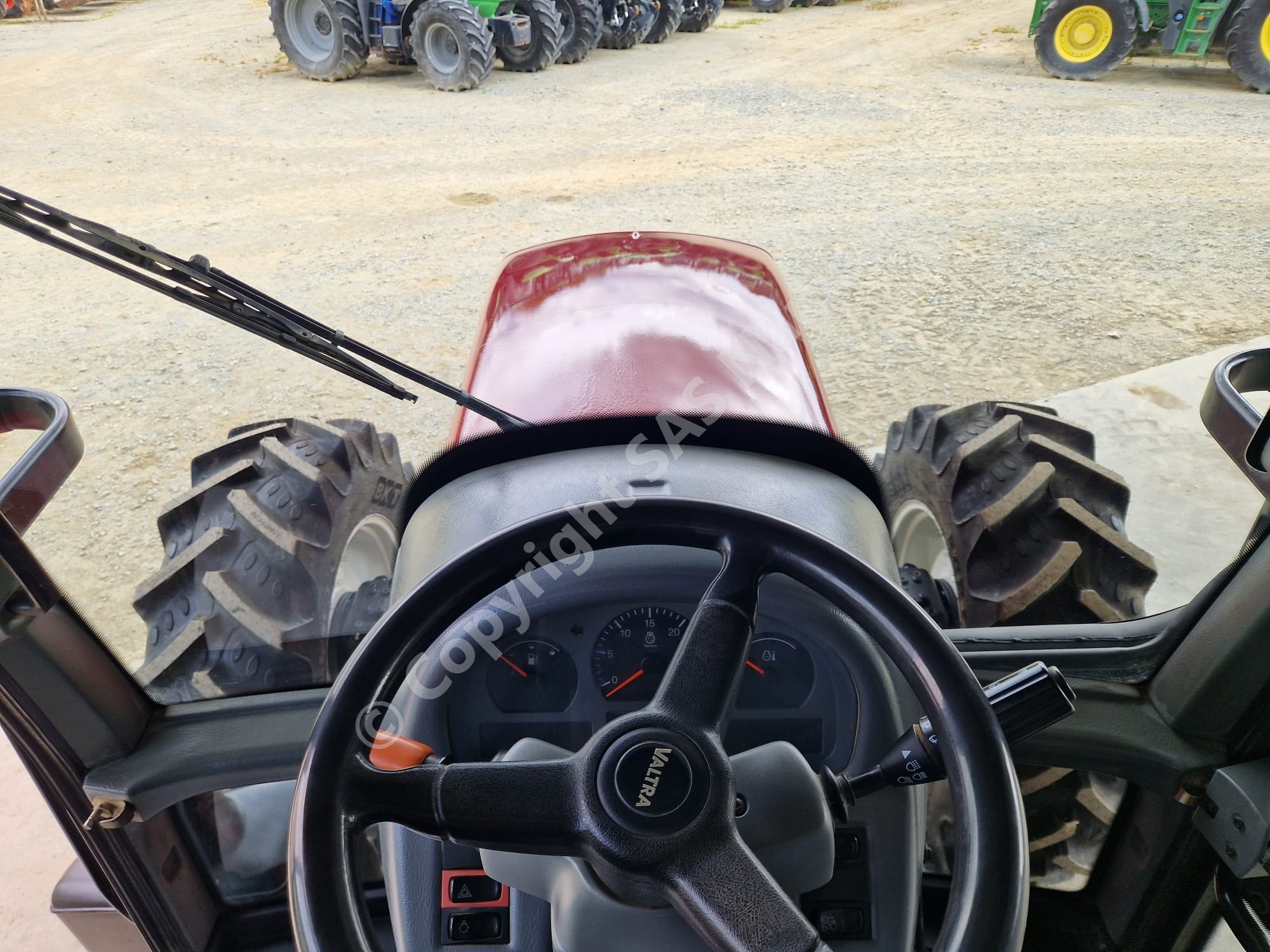 VALTRA N111 HITECH