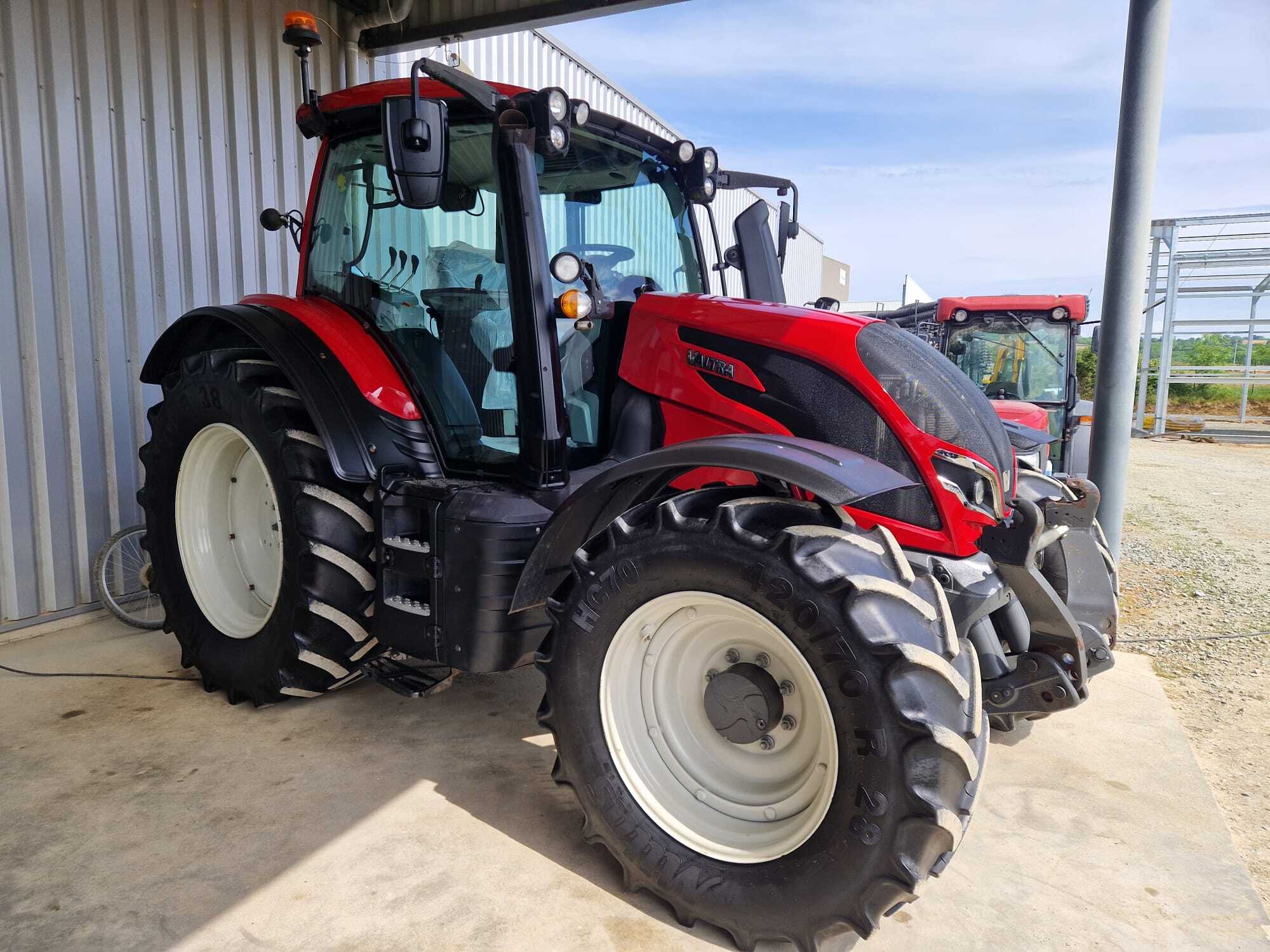 VALTRA N135