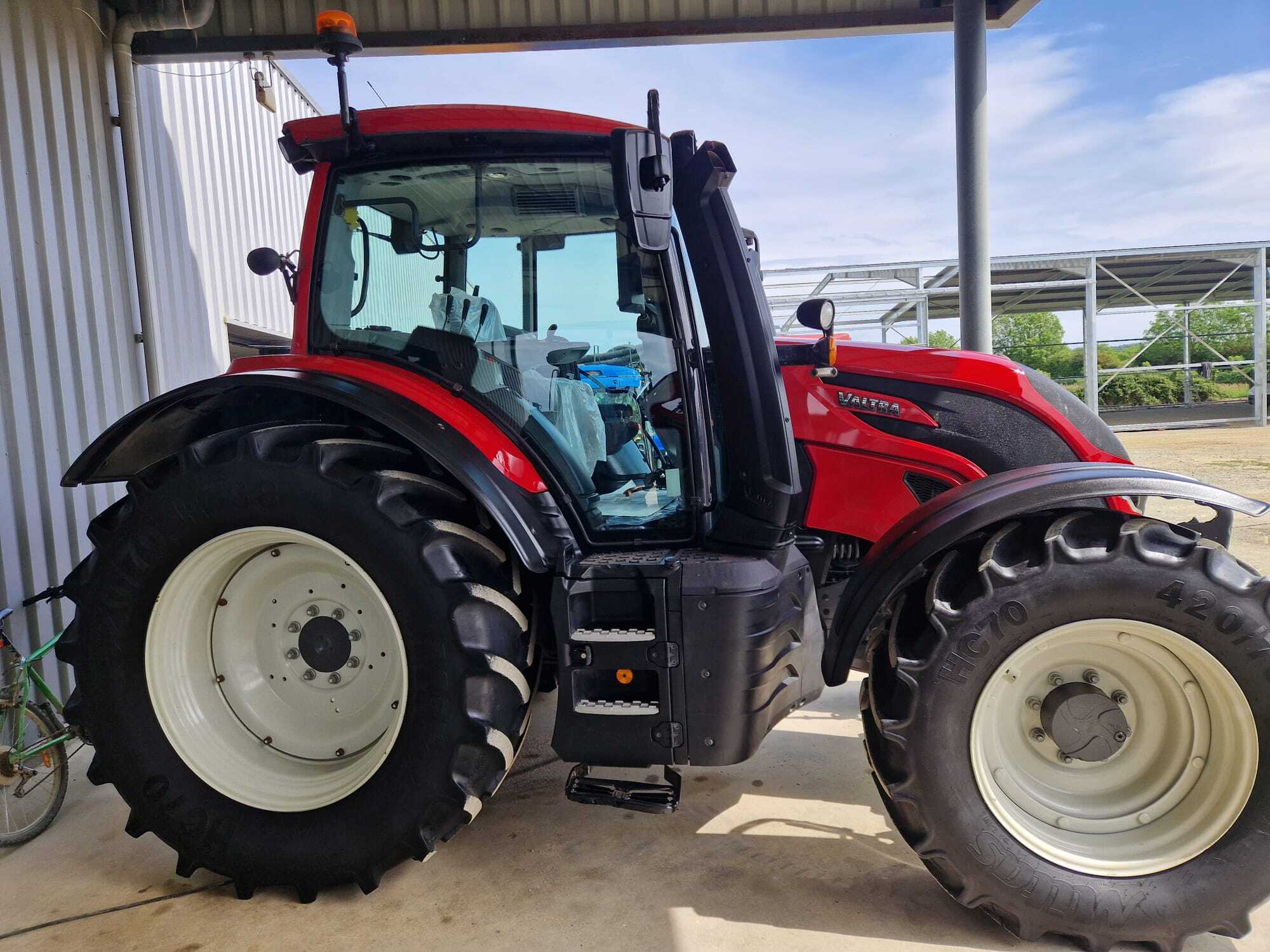 VALTRA N135