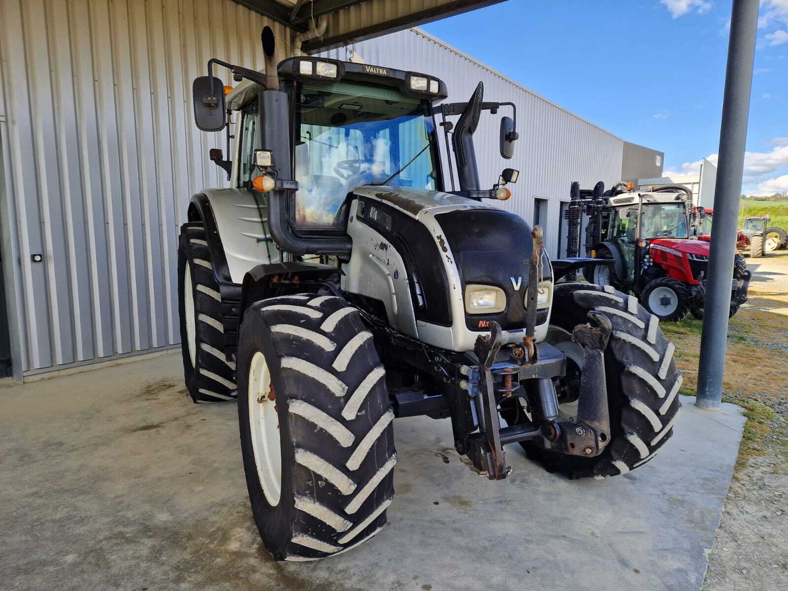 VALTRA N142 VERSU