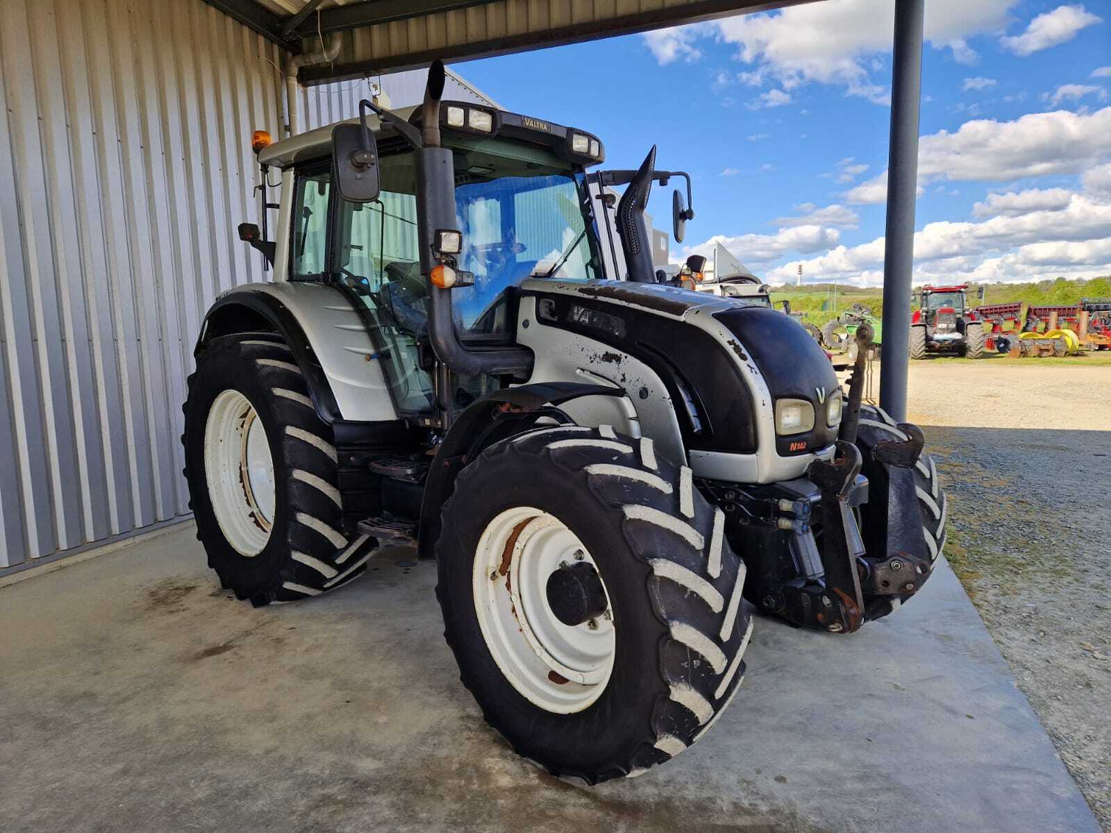 VALTRA N142 VERSU