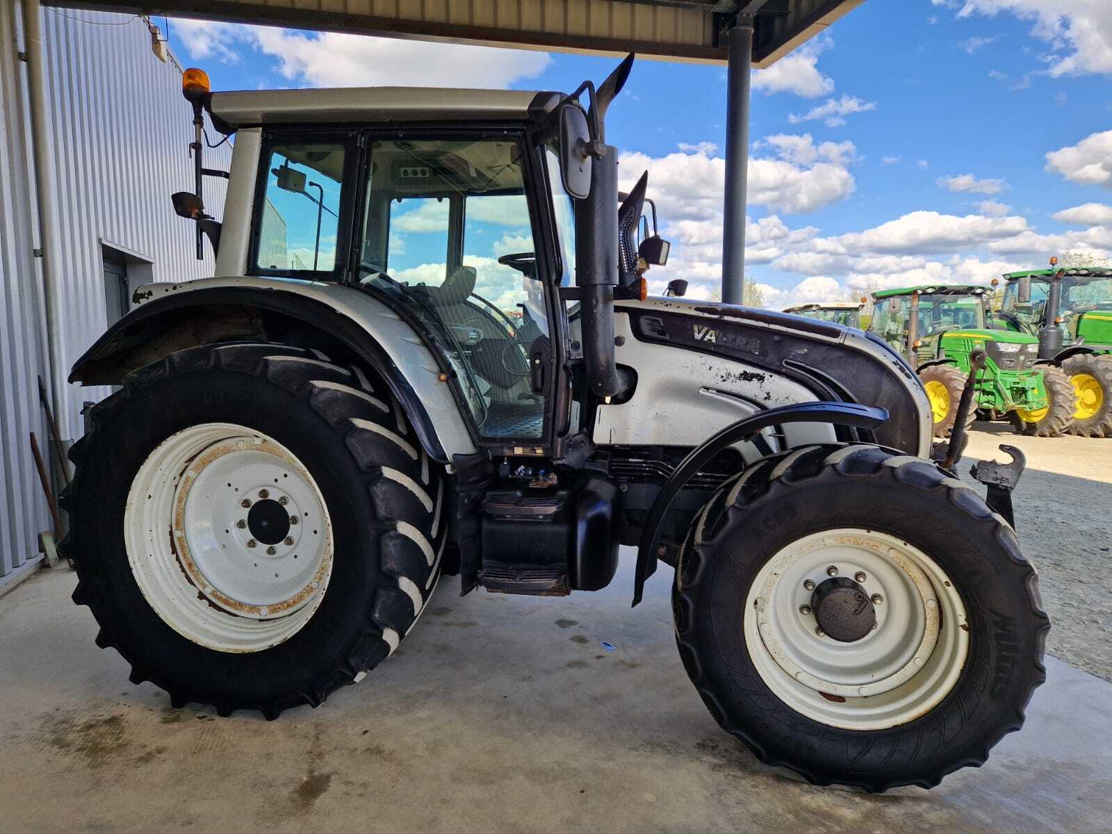 VALTRA N142 VERSU