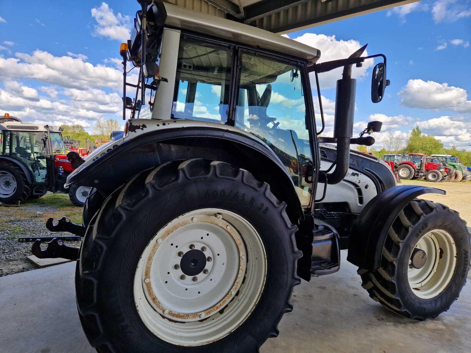 VALTRA N142 VERSU