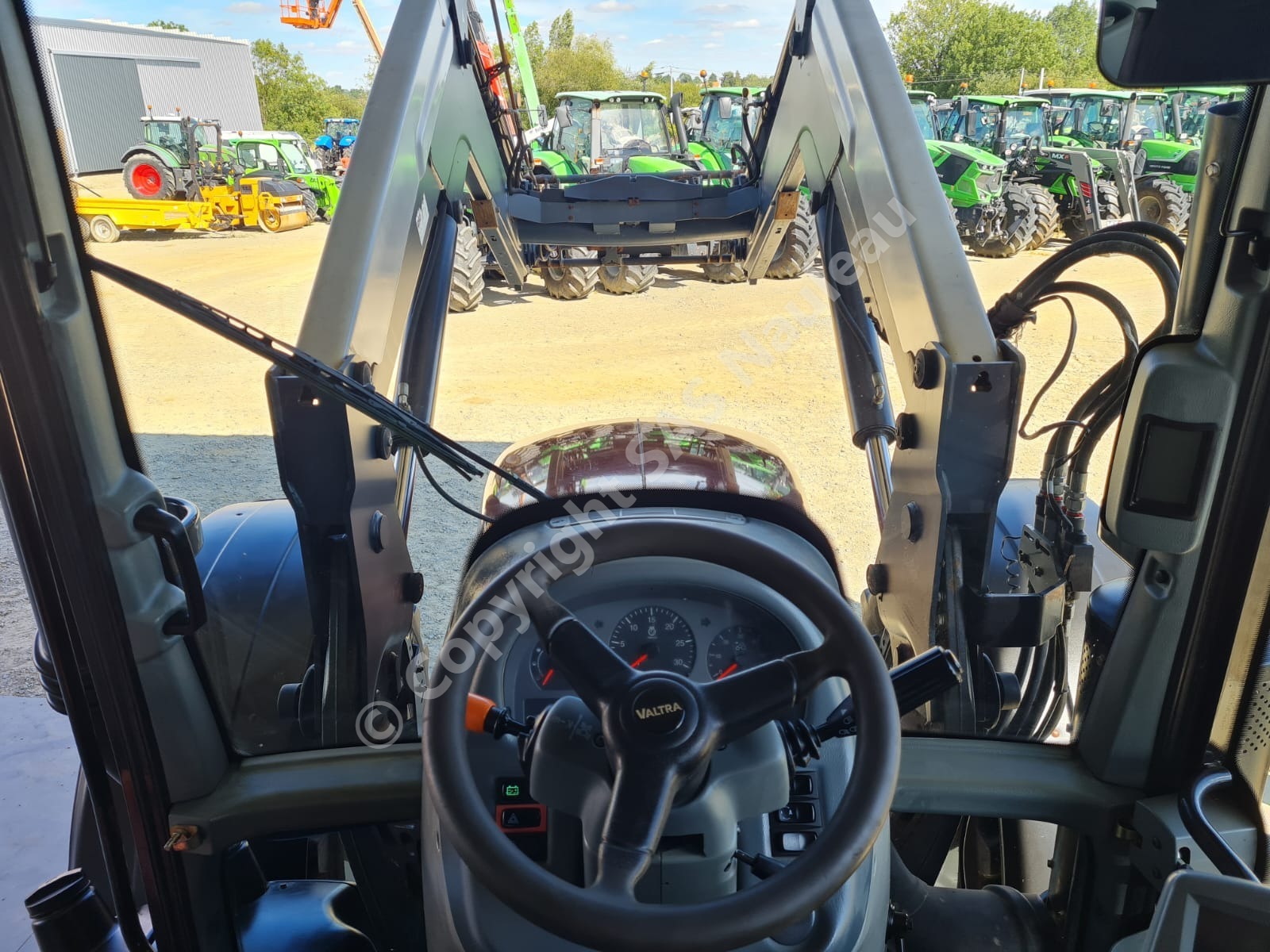 VALTRA N163
