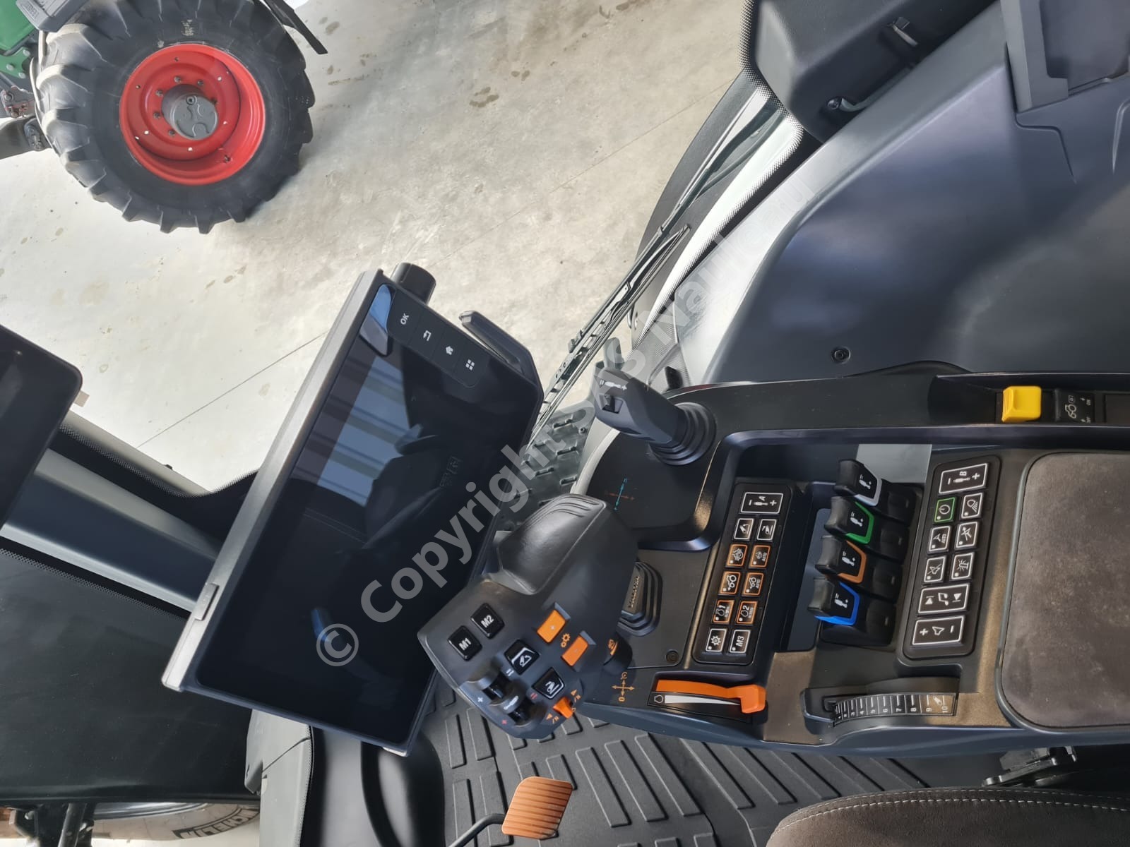 VALTRA Q 265