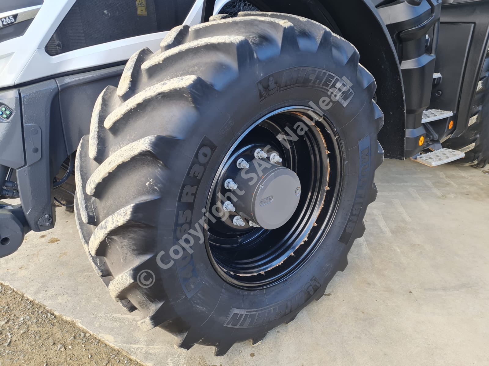 VALTRA Q 265