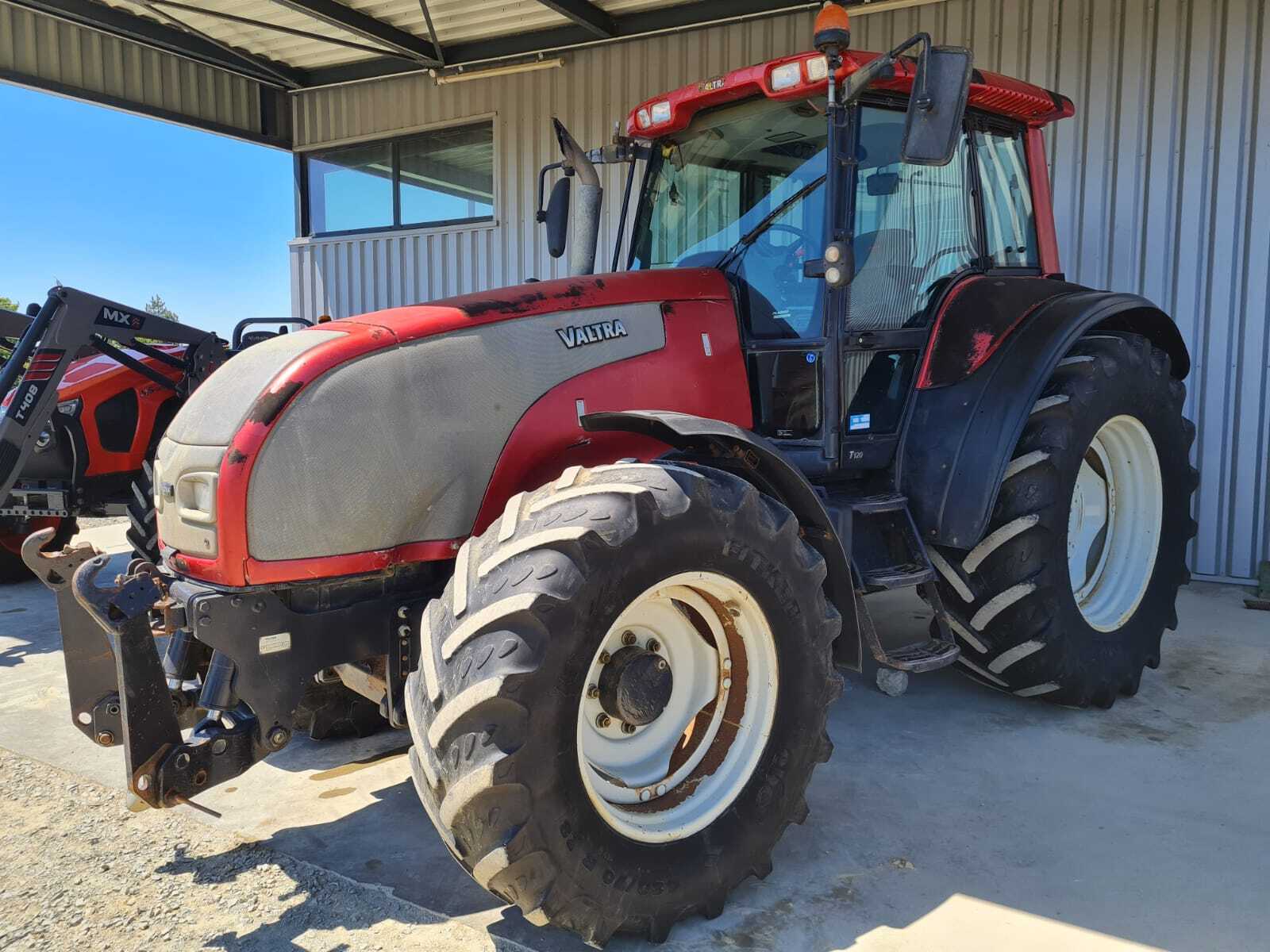 VALTRA T120 HI-TECH