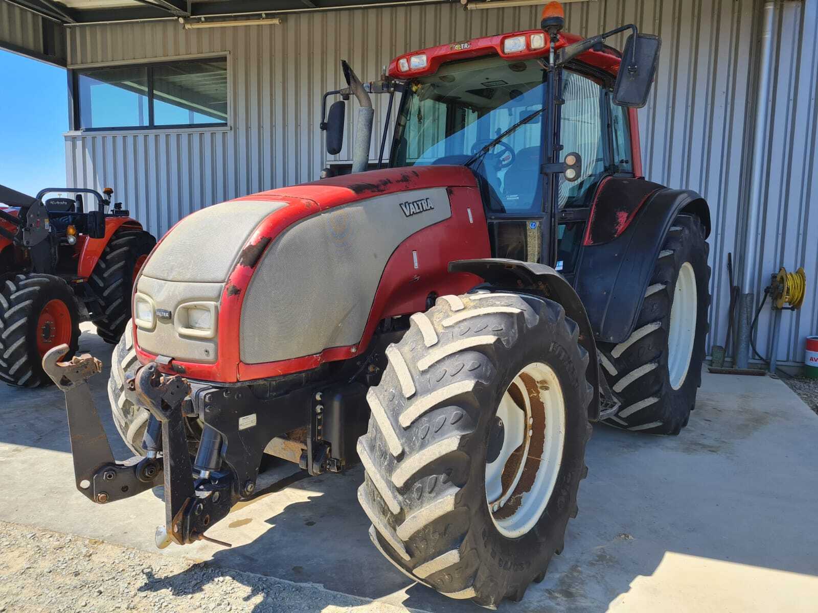 VALTRA T120 HI-TECH