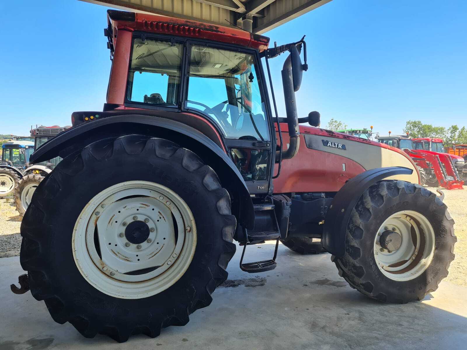 VALTRA T120 HI-TECH