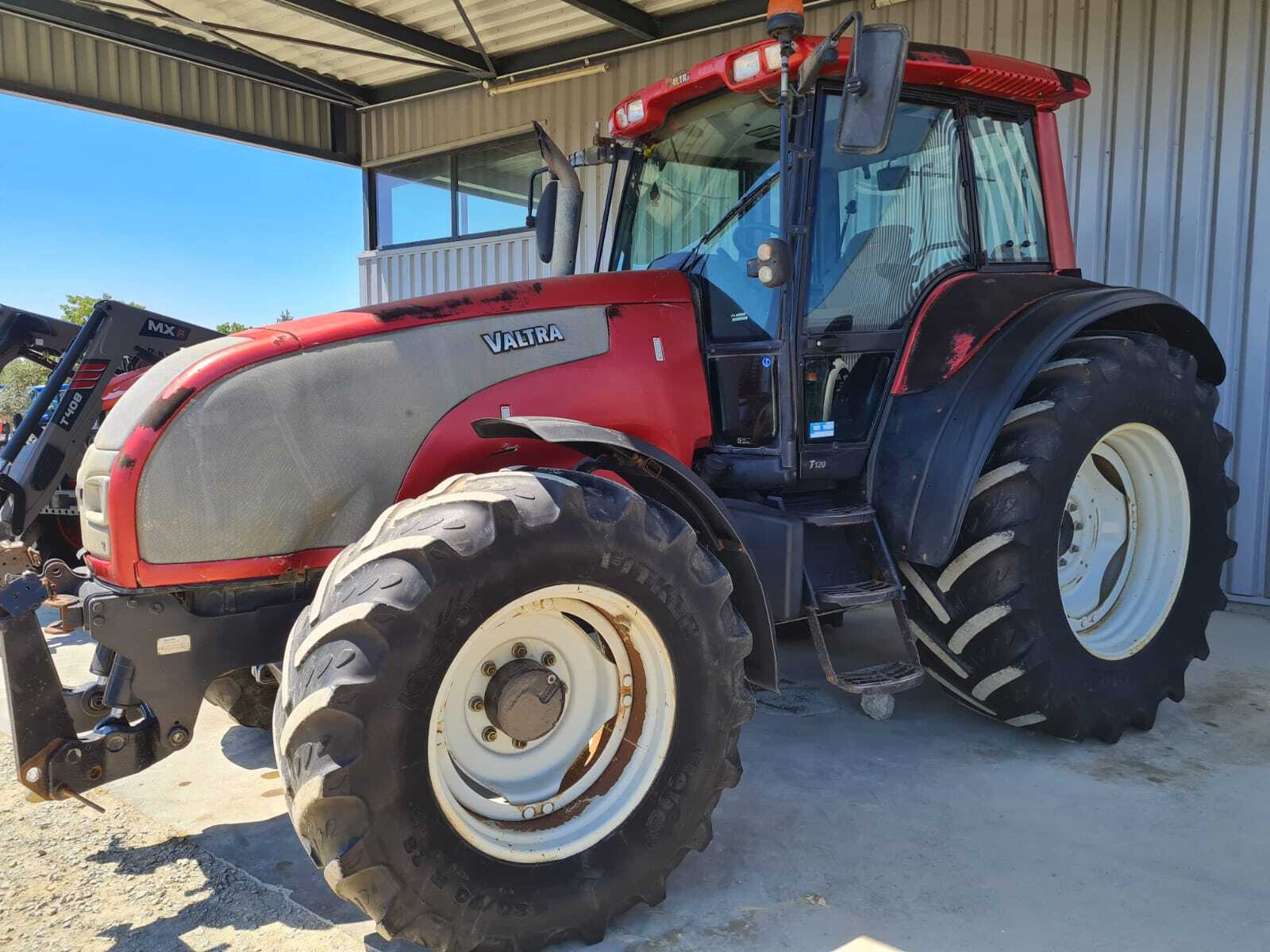 VALTRA T120 HI-TECH