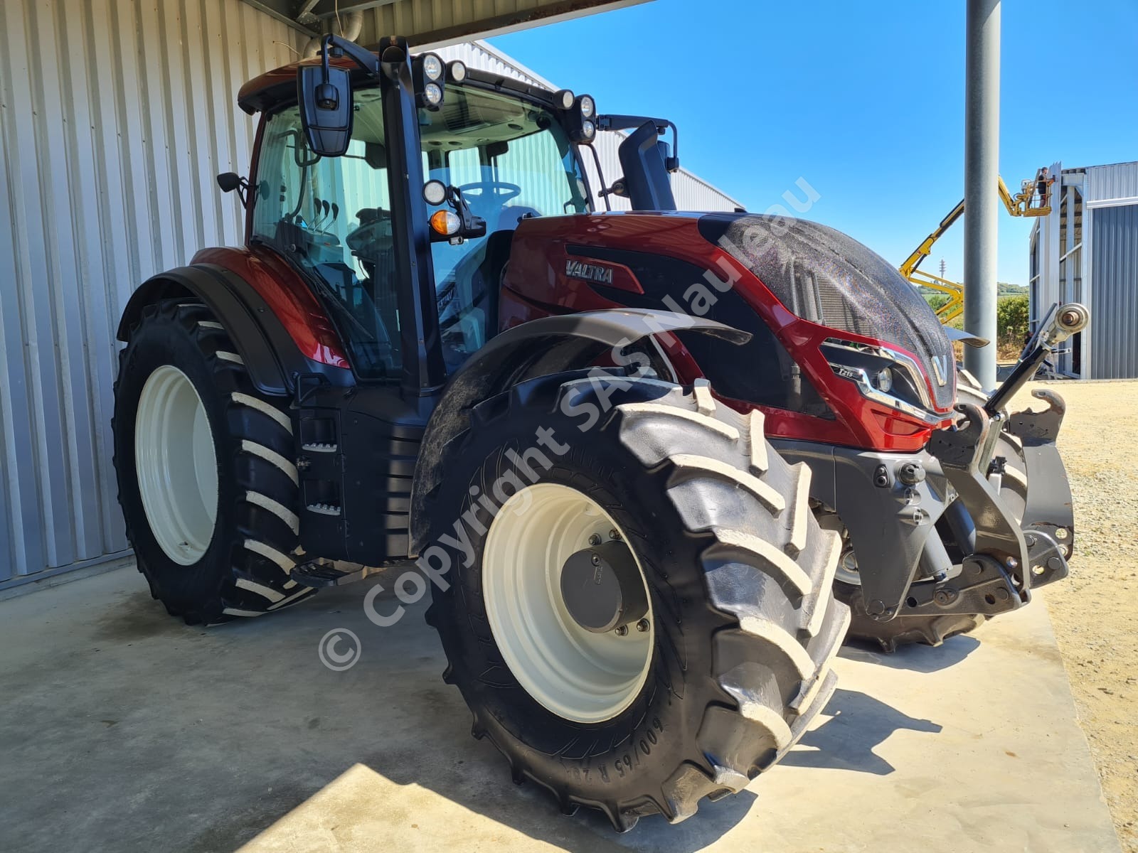 VALTRA T215 ACTIVE
