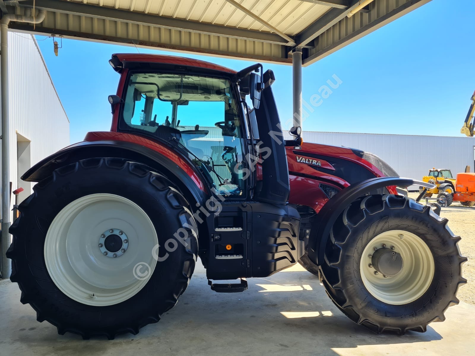 VALTRA T215 ACTIVE