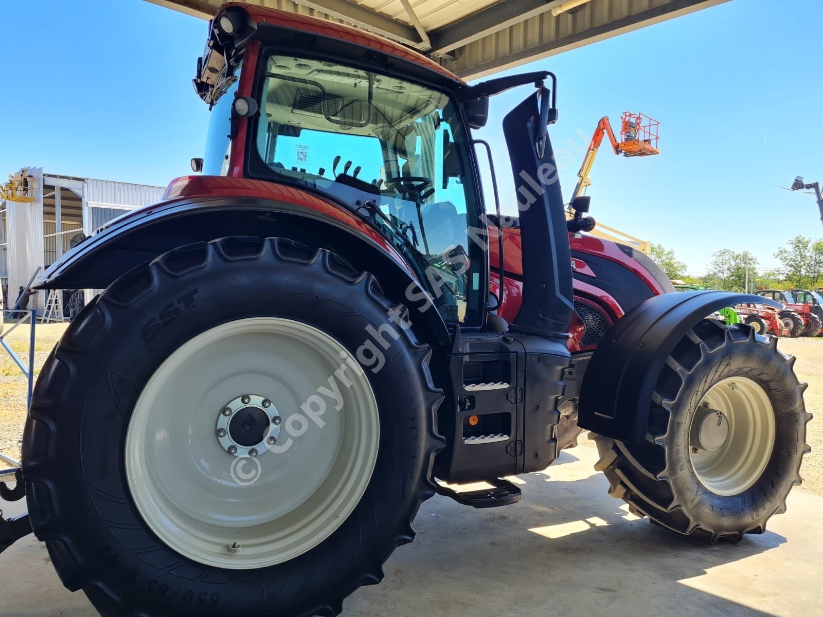 VALTRA T215 ACTIVE