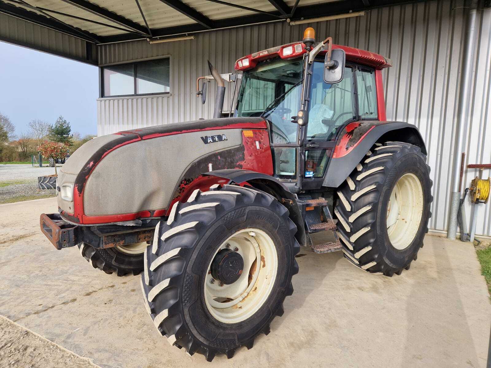 VALTRA T140