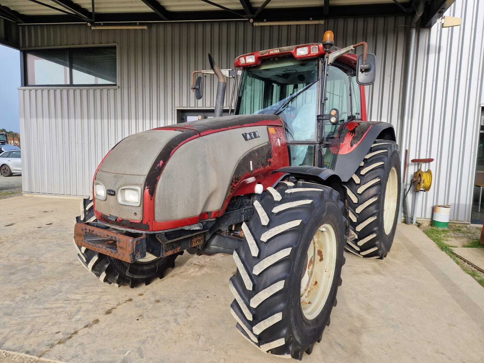 VALTRA T140