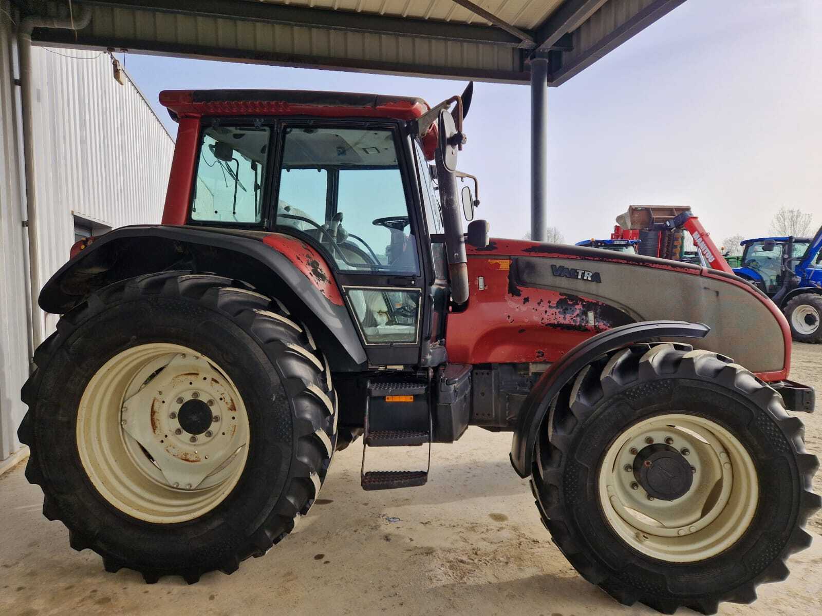 VALTRA T140