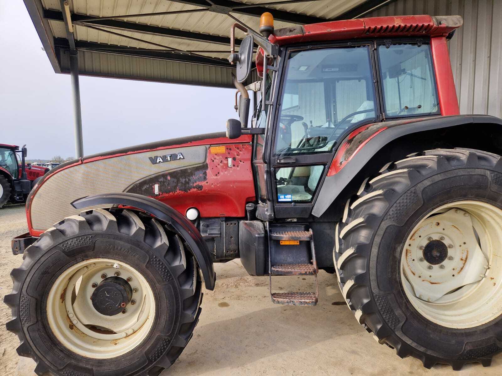 VALTRA T140