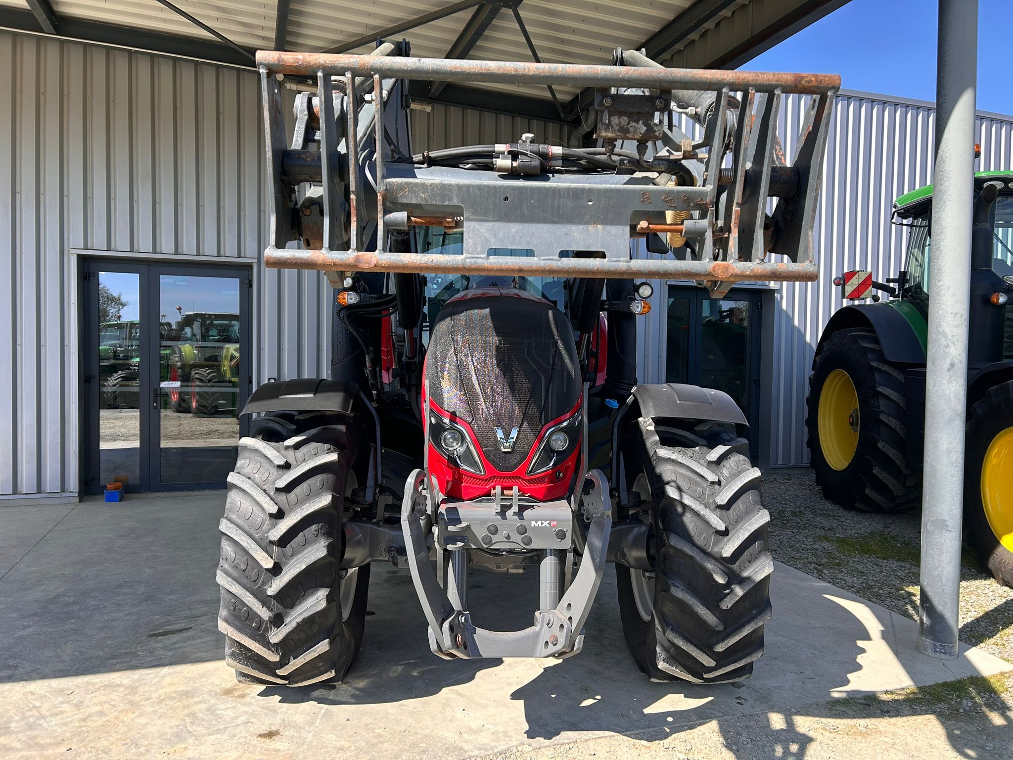 VALTRA T144 ACTIVE