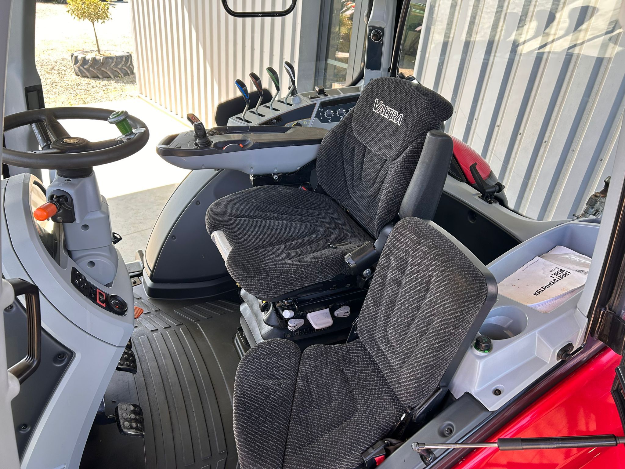 VALTRA T144 ACTIVE