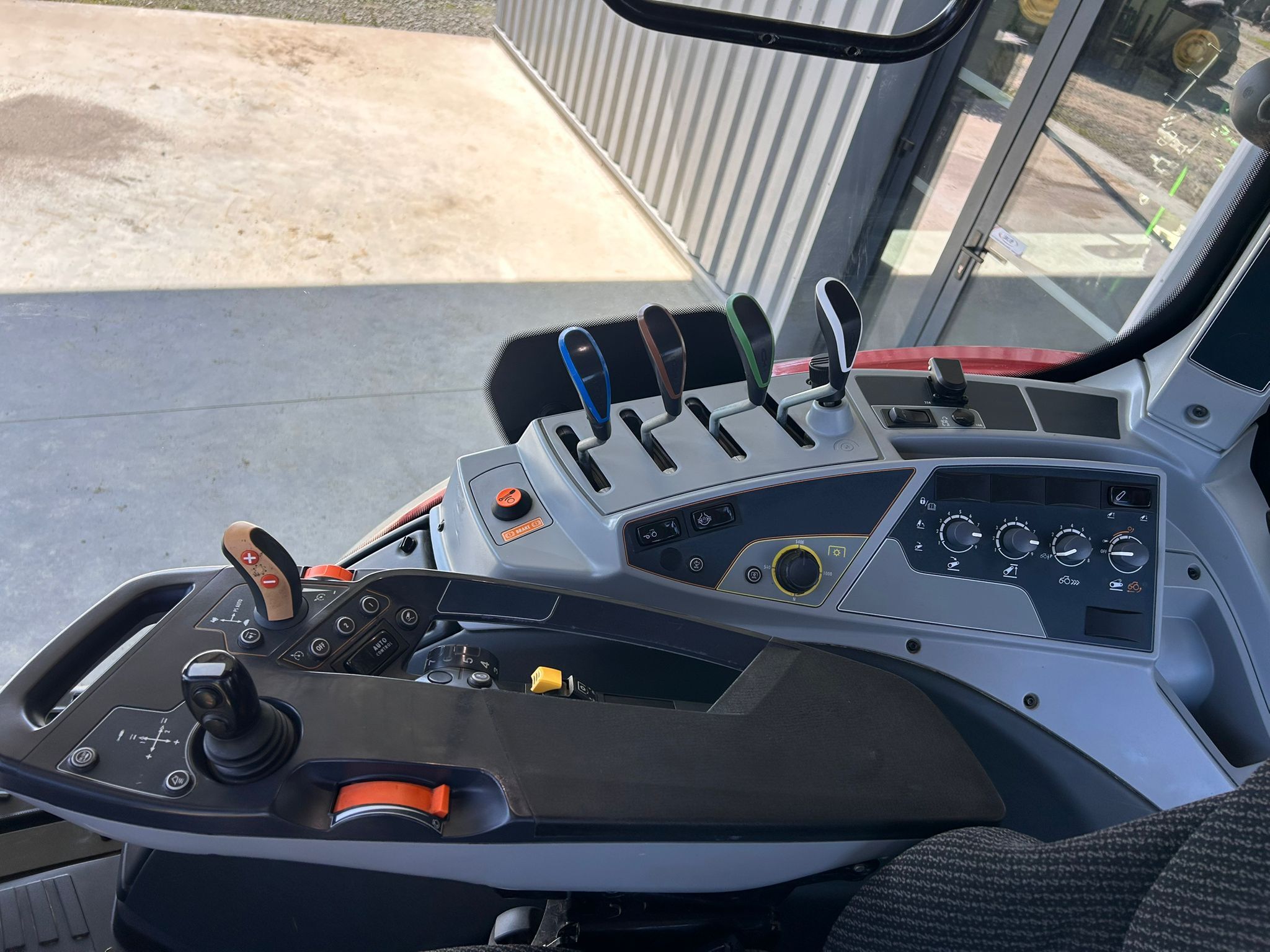VALTRA T144 ACTIVE