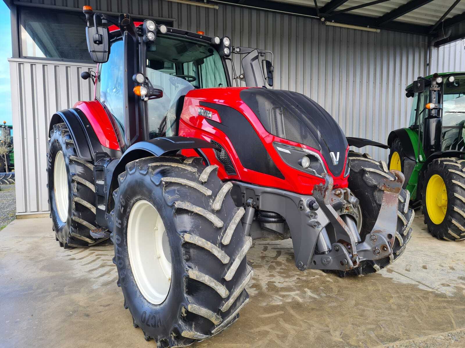 VALTRA T144 HI-TECH