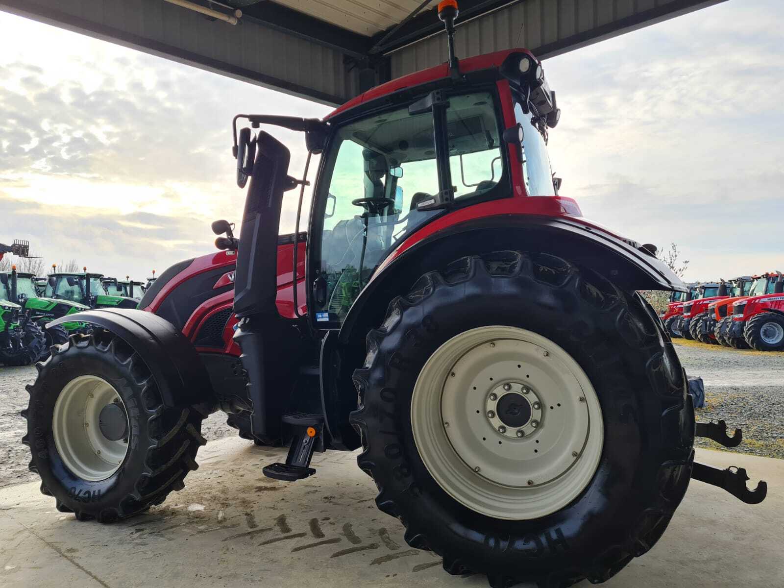 VALTRA T144 HI-TECH