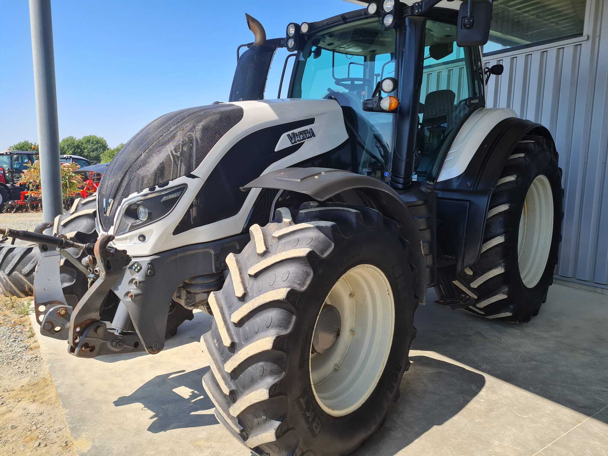 VALTRA T154 VERSU