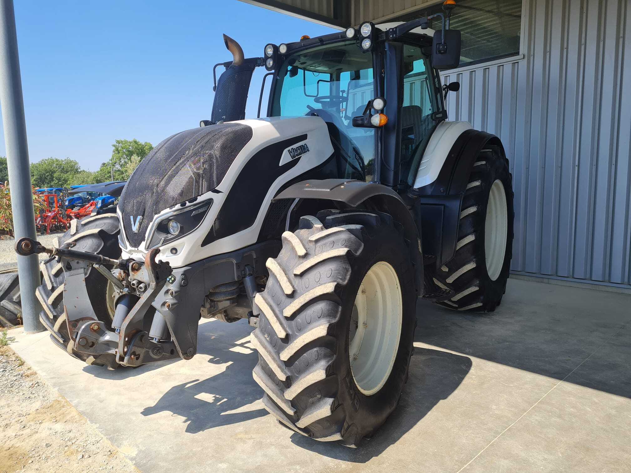 VALTRA T154 VERSU