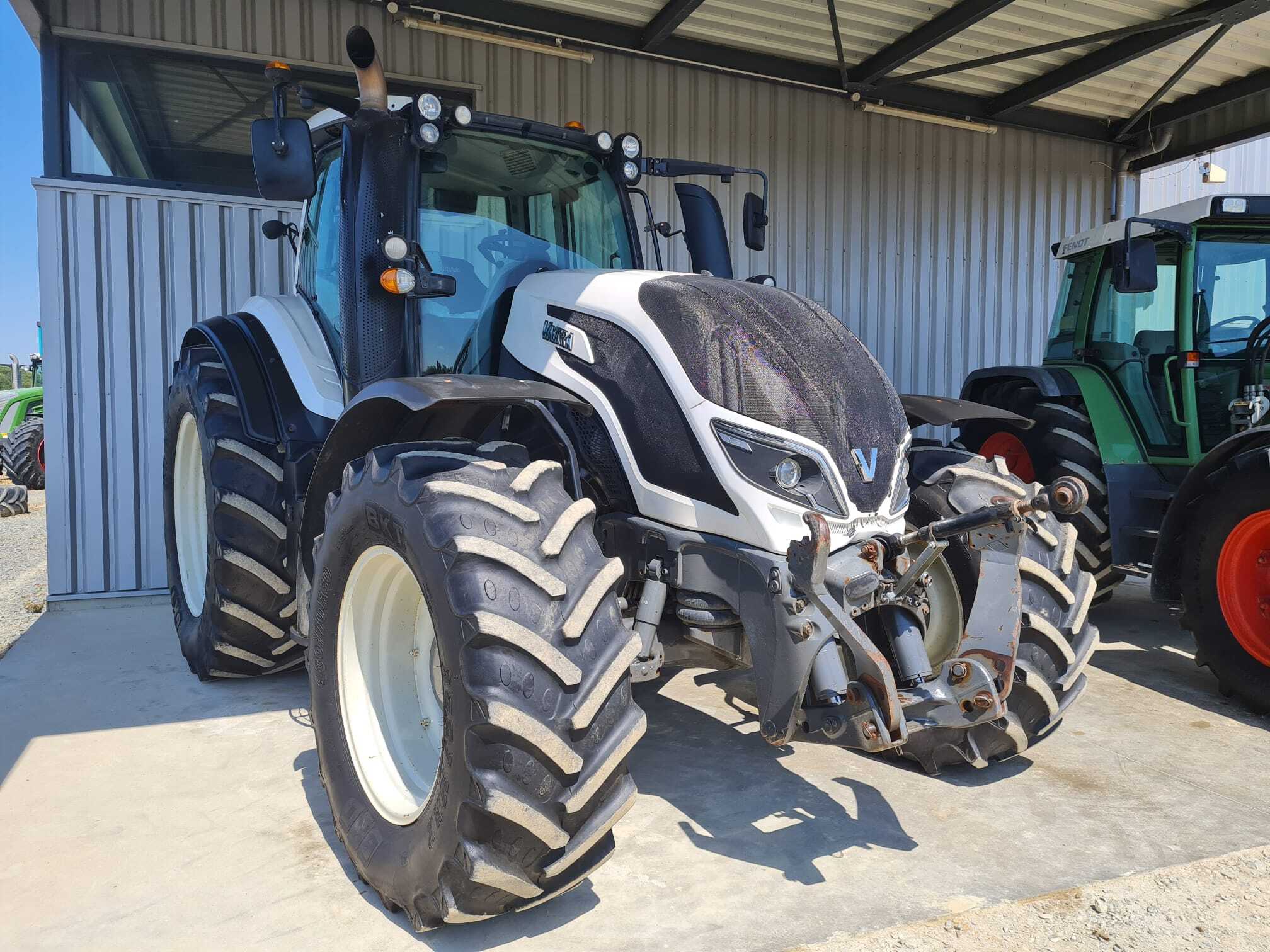VALTRA T154 VERSU