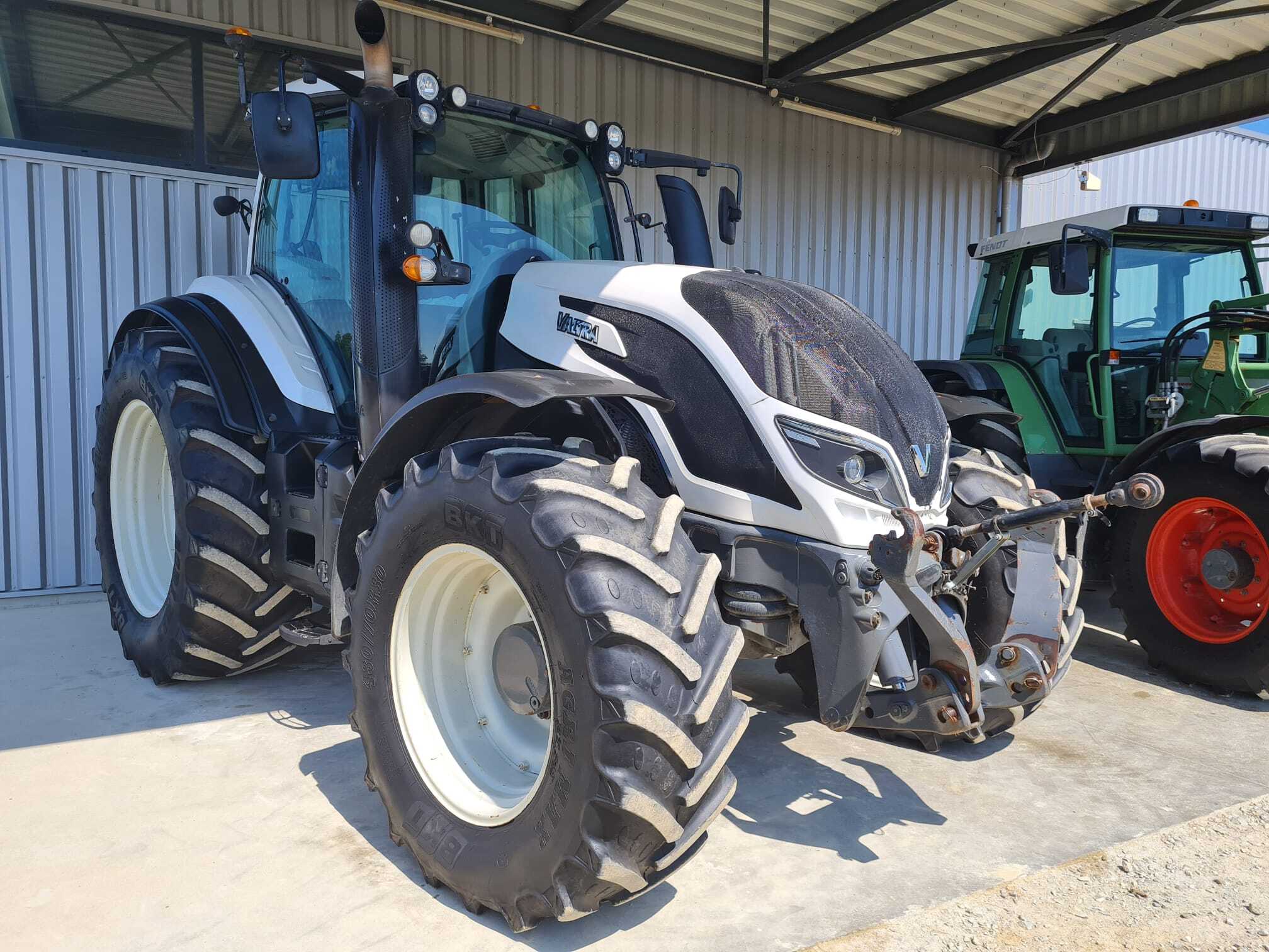 VALTRA T154 VERSU