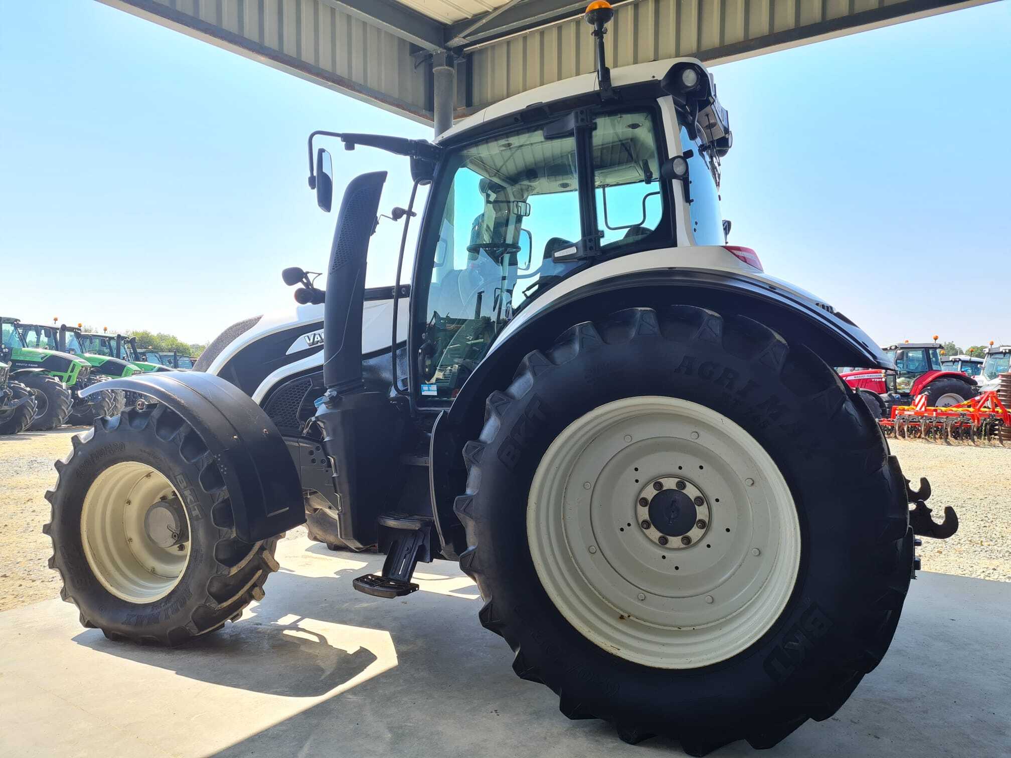 VALTRA T154 VERSU