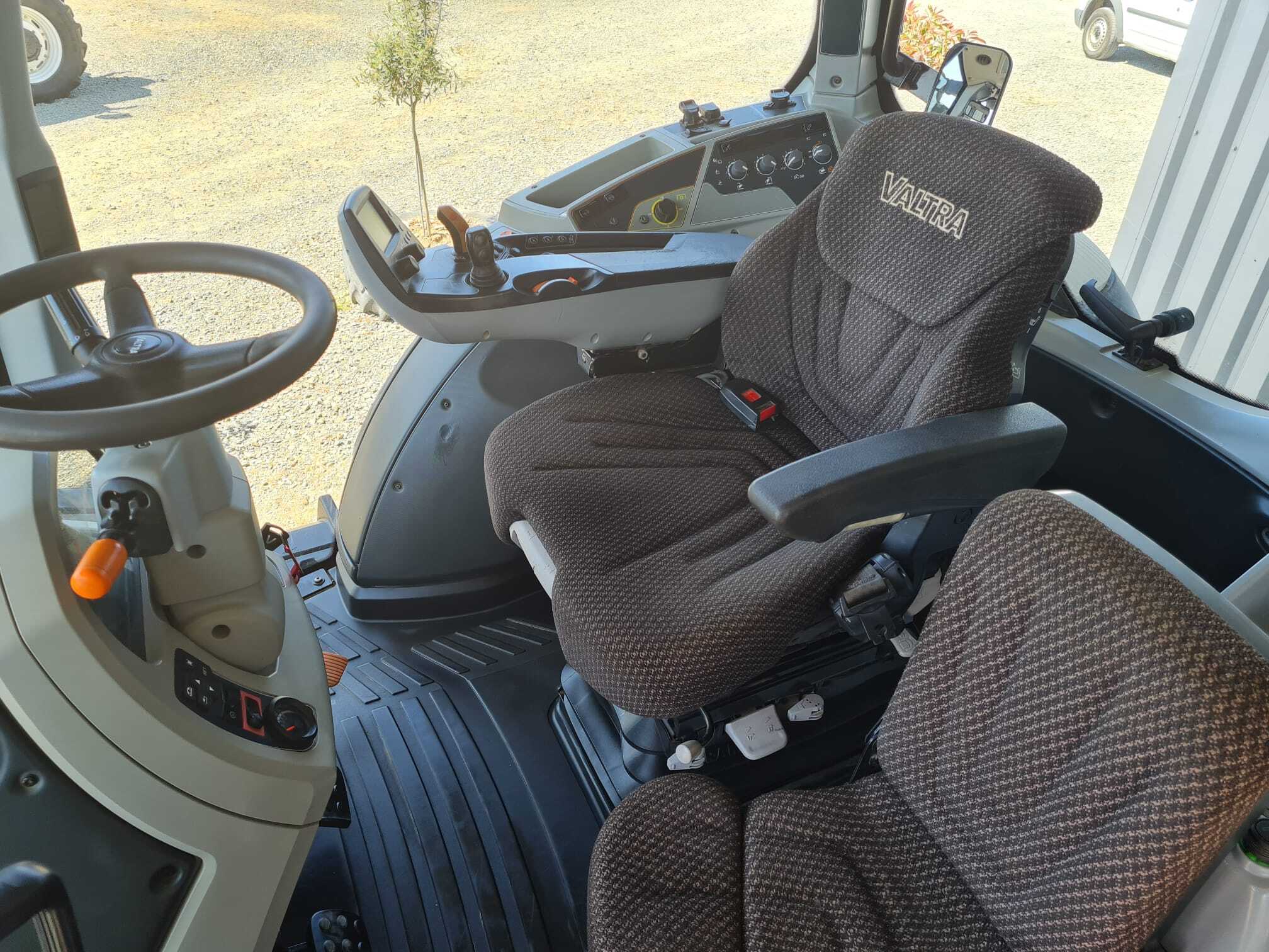 VALTRA T154 VERSU
