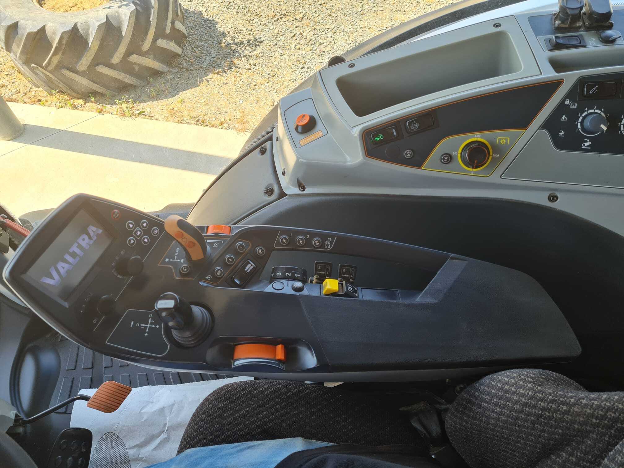 VALTRA T154 VERSU
