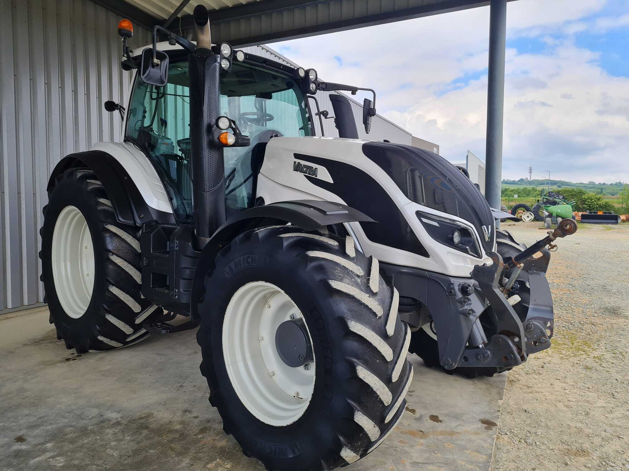 VALTRA T174 ACTIVE