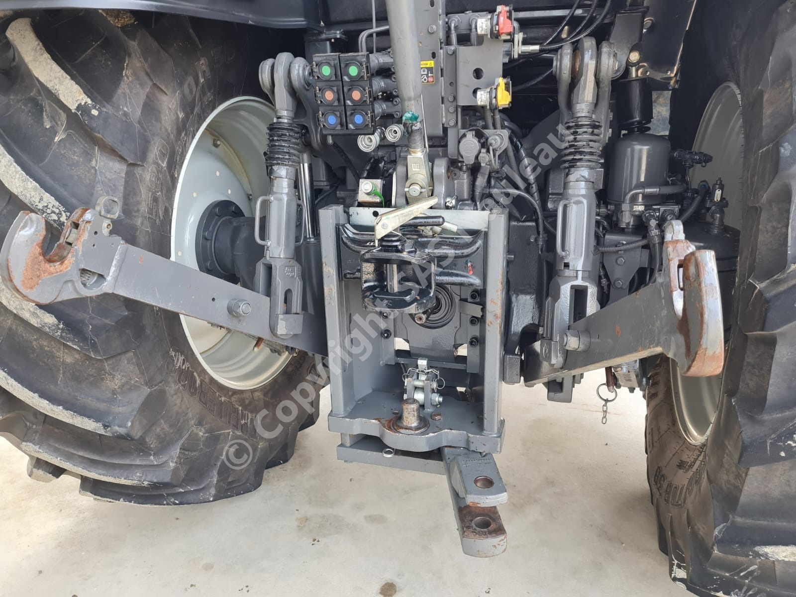 VALTRA T175