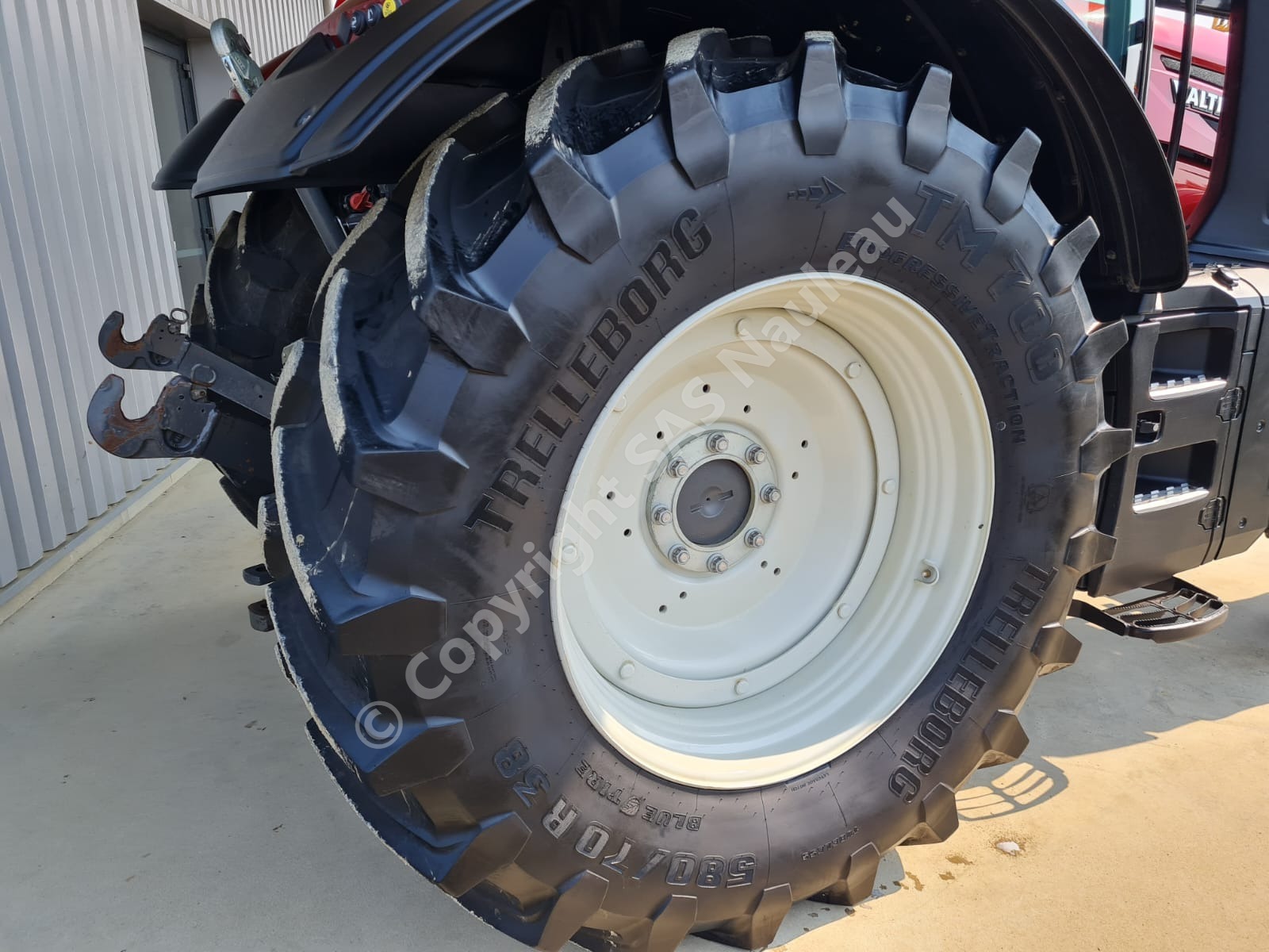 VALTRA T175