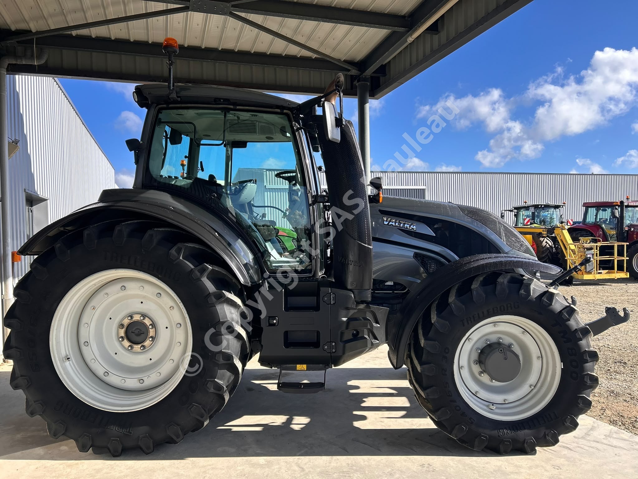VALTRA T214 DIRECT