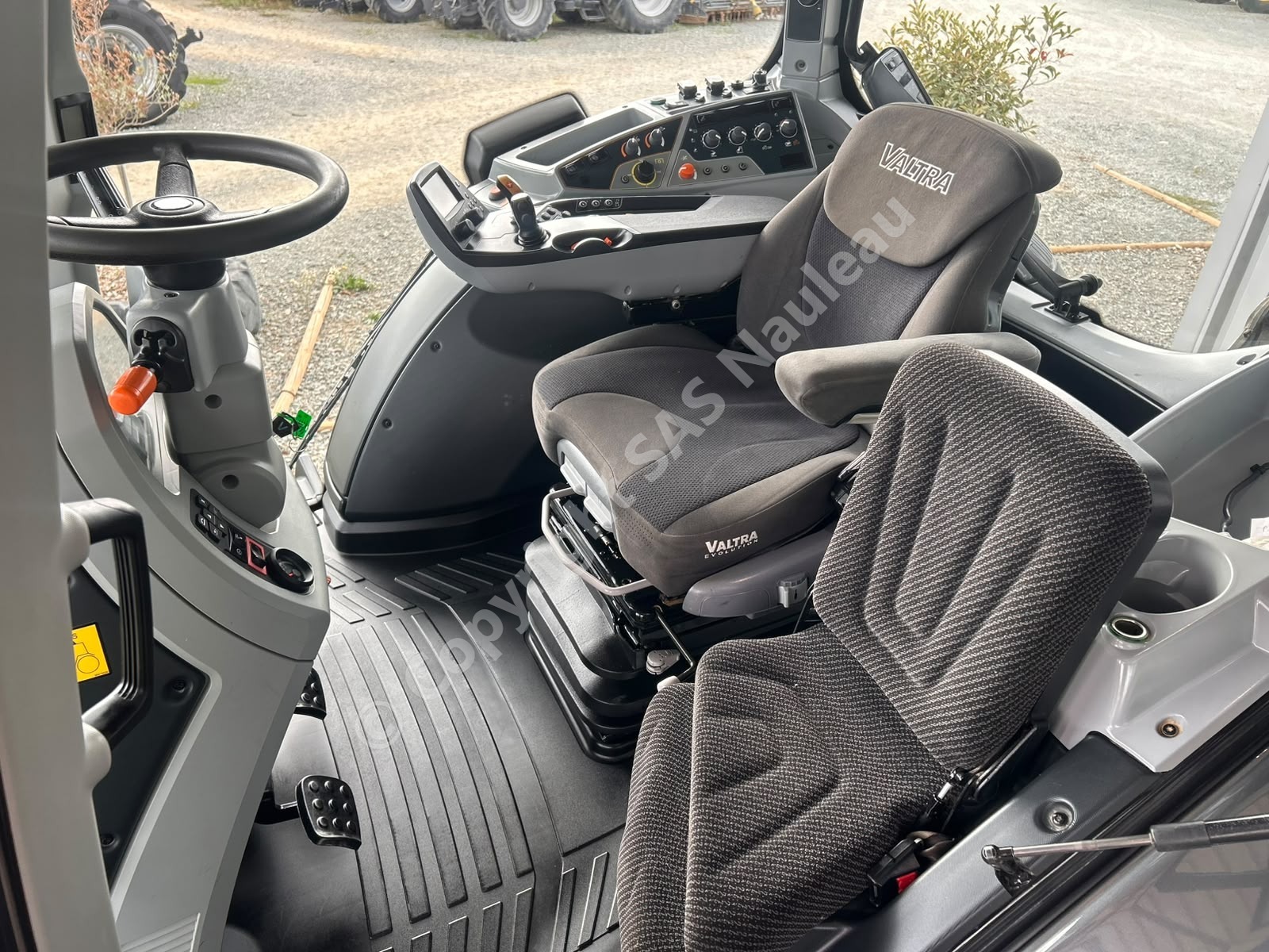 VALTRA T214 DIRECT